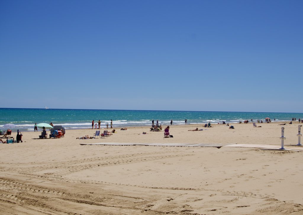 Wide sandy beach on the Costa Blanca